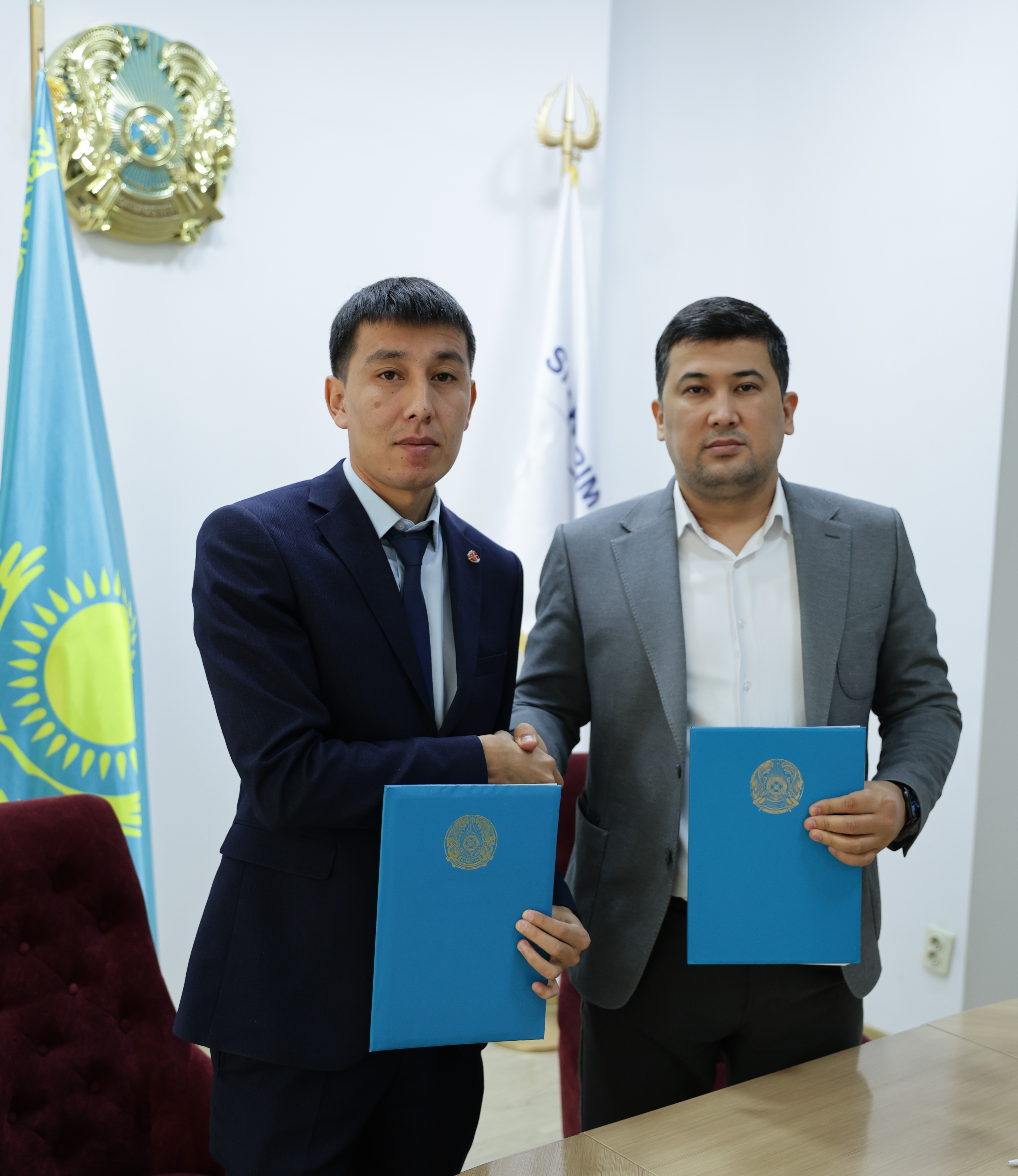 A partnership combining knowledge and practice