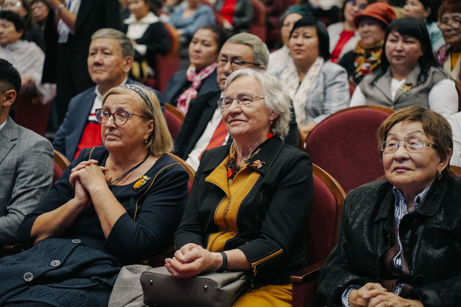 ДЕНЬ УЧИТЕЛЯ ОТПРАЗДНОВАЛИ В УНИВЕРСИТЕТЕ ШАКАРИМА