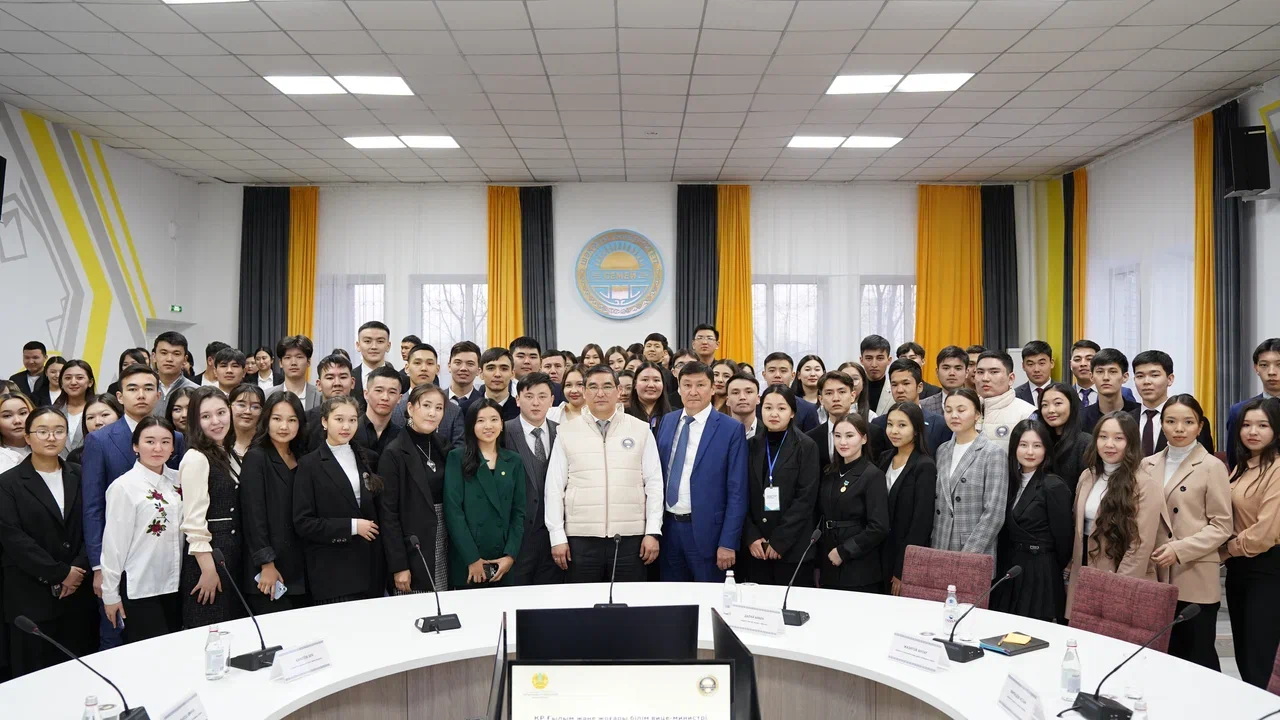 ВИЦЕ-МИНИСТР НАУКИ В SHAKARIM UNIVERSITY