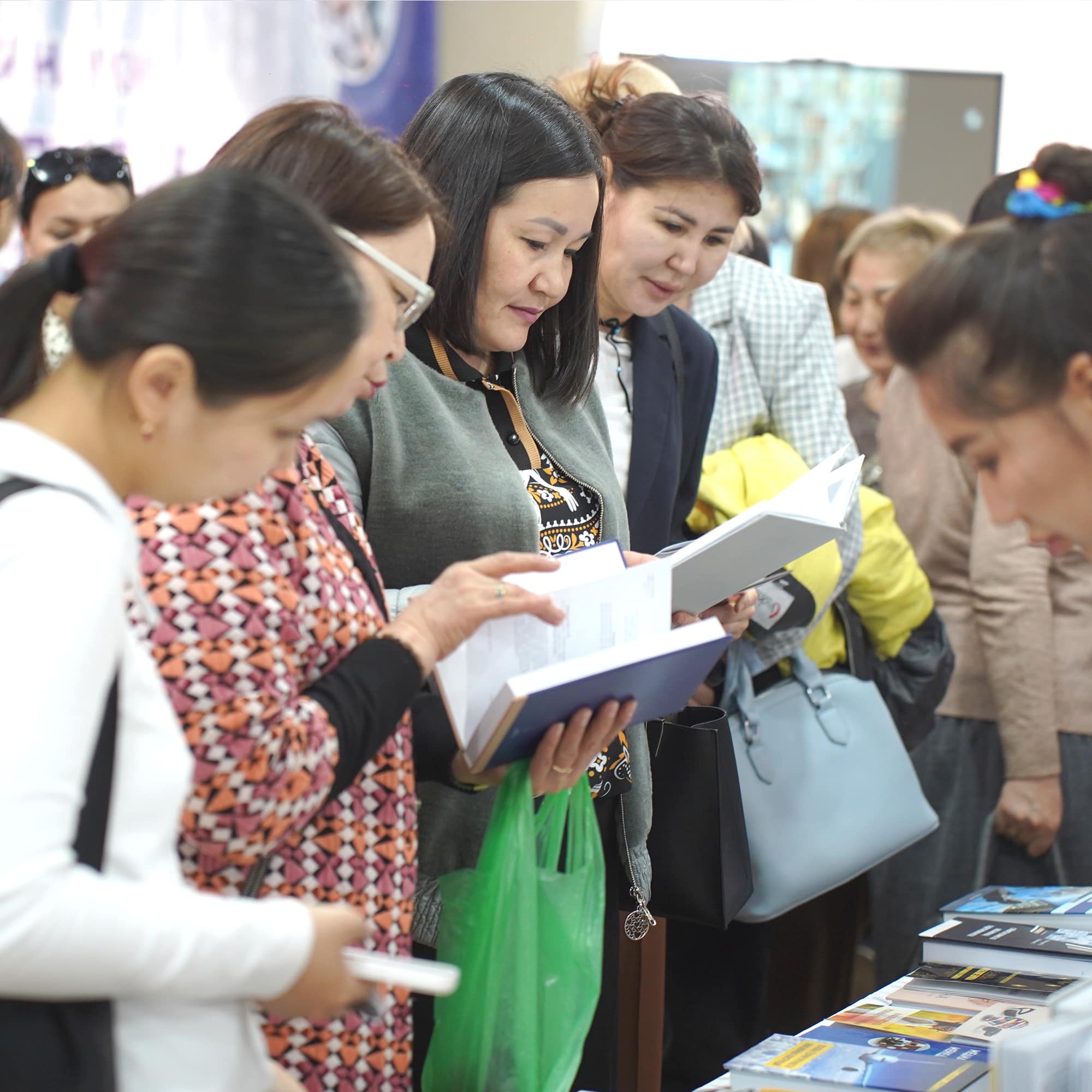 SHAKARIM SCIENCE WEEK: ТРАДИЦИОННАЯ РЕСПУБЛИКАНСКАЯ КНИЖНАЯ ЯРМАРКА