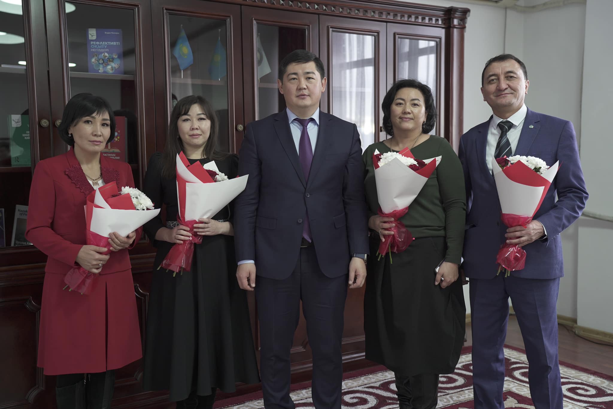 SHAKARIM UNIVERSITY ОҚЫТУШЫЛАРЫ ЖЫЛДЫҢ ҮЗДІКТЕРІ