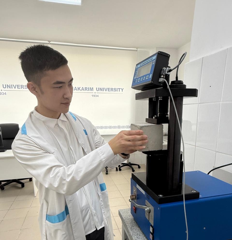 Adilzhan Zhiyenbekov, 2nd-year student of the Department of Geodesy and Construction at Shakarim University: "Laboratories? My New, Dynamic Engineering Reality!"