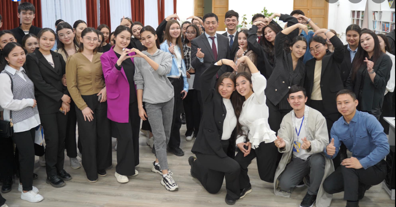 АШЫҚ ДИАЛОГ: БІР АРНАҒА ТОҒЫСҚАН SHAKARIM UNIVERSITY ЖАСТАРЫ