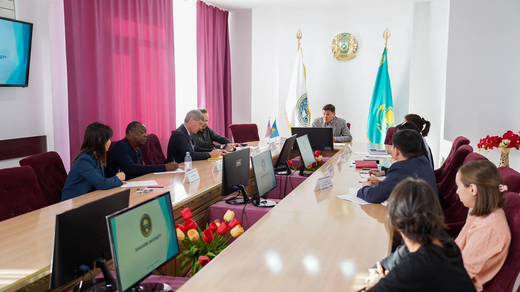 ДЕЛЕГАЦИЯ РОЧЕРСТЕРСКОГО ВУЗА В SHAKARIM UNIVERSITY