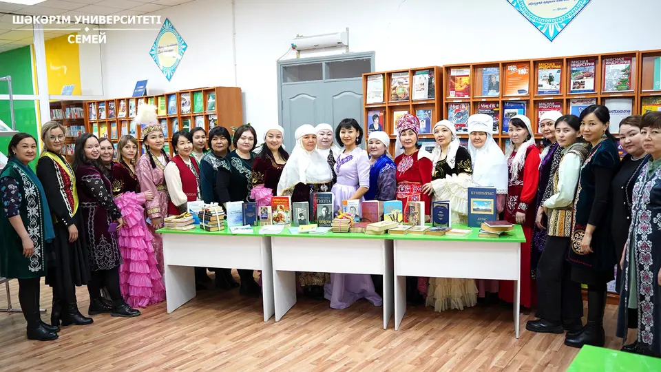 ПРОДОЛЖАЕТСЯ АКЦИЯ "ПОДАРИ КНИГУ ALMA MATER"