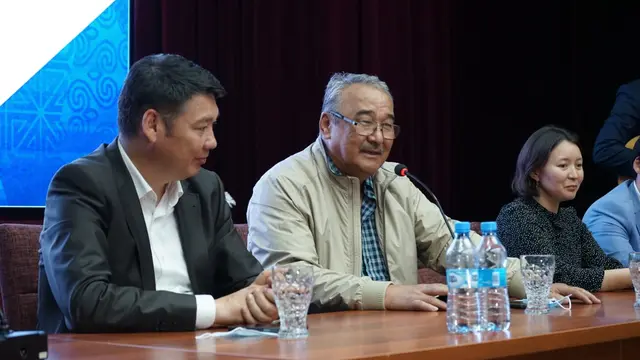 Shakarim university өнер қайраткерлерімен кездесті