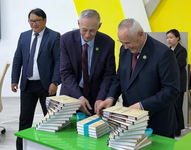 ШӘКӘРІМ ШАҢЫРАҒЫНДА ЗҰЛМАТ ЗАМАН ҚҰРБАНДАРЫНА АРНАЛҒАН ХАЛЫҚАРАЛЫҚ ДӨҢГЕЛЕК ҮСТЕЛ ӨТТІ