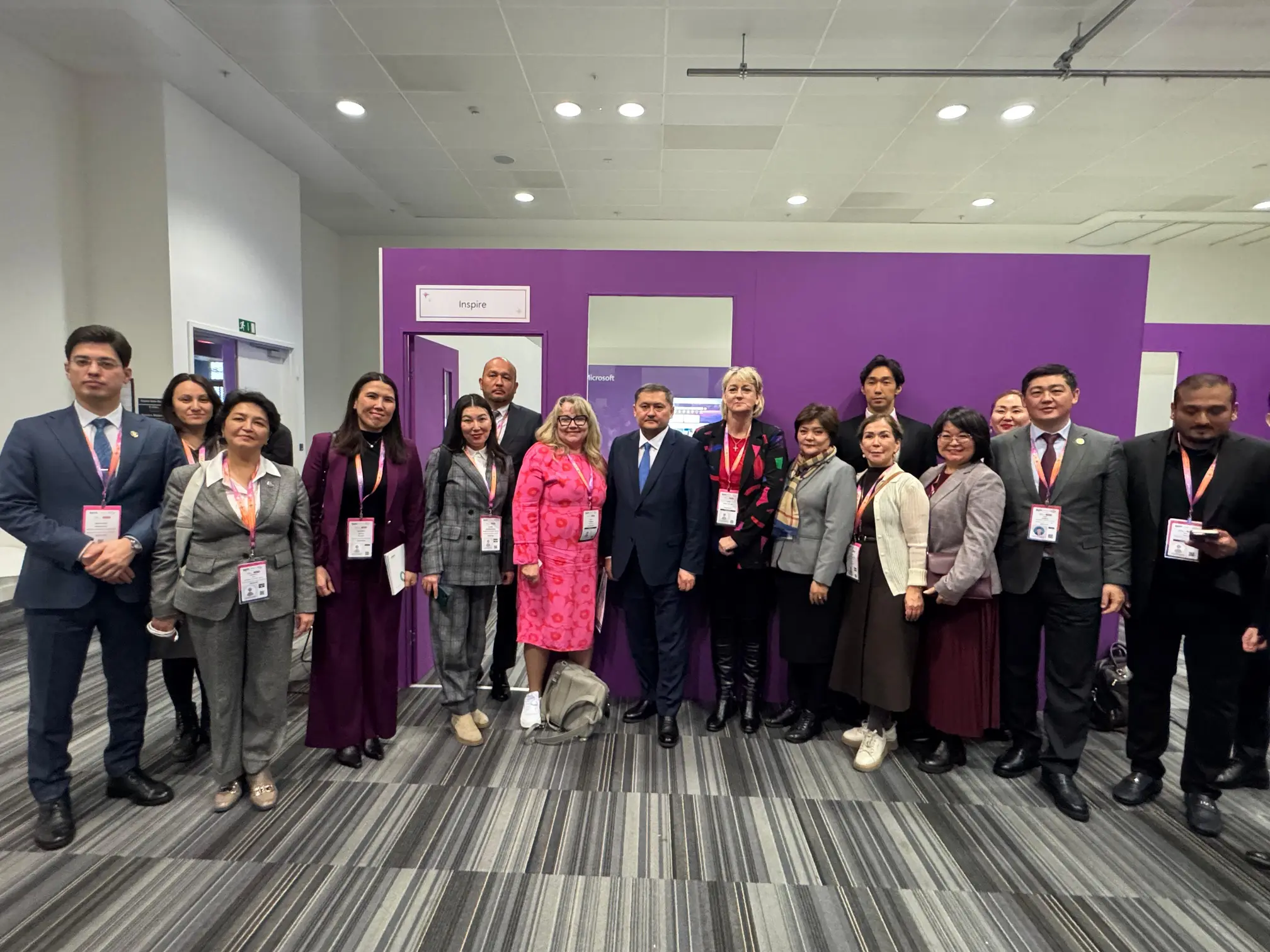 BETT 2025. АЙМАҚ ҮШІН ЖАҢАШЫЛДЫҚ. SHAKARIM UNIVERSITY ӘЛЕМДІК КӨШБАСШЫЛАРДАН ҮЙРЕНУДЕ
