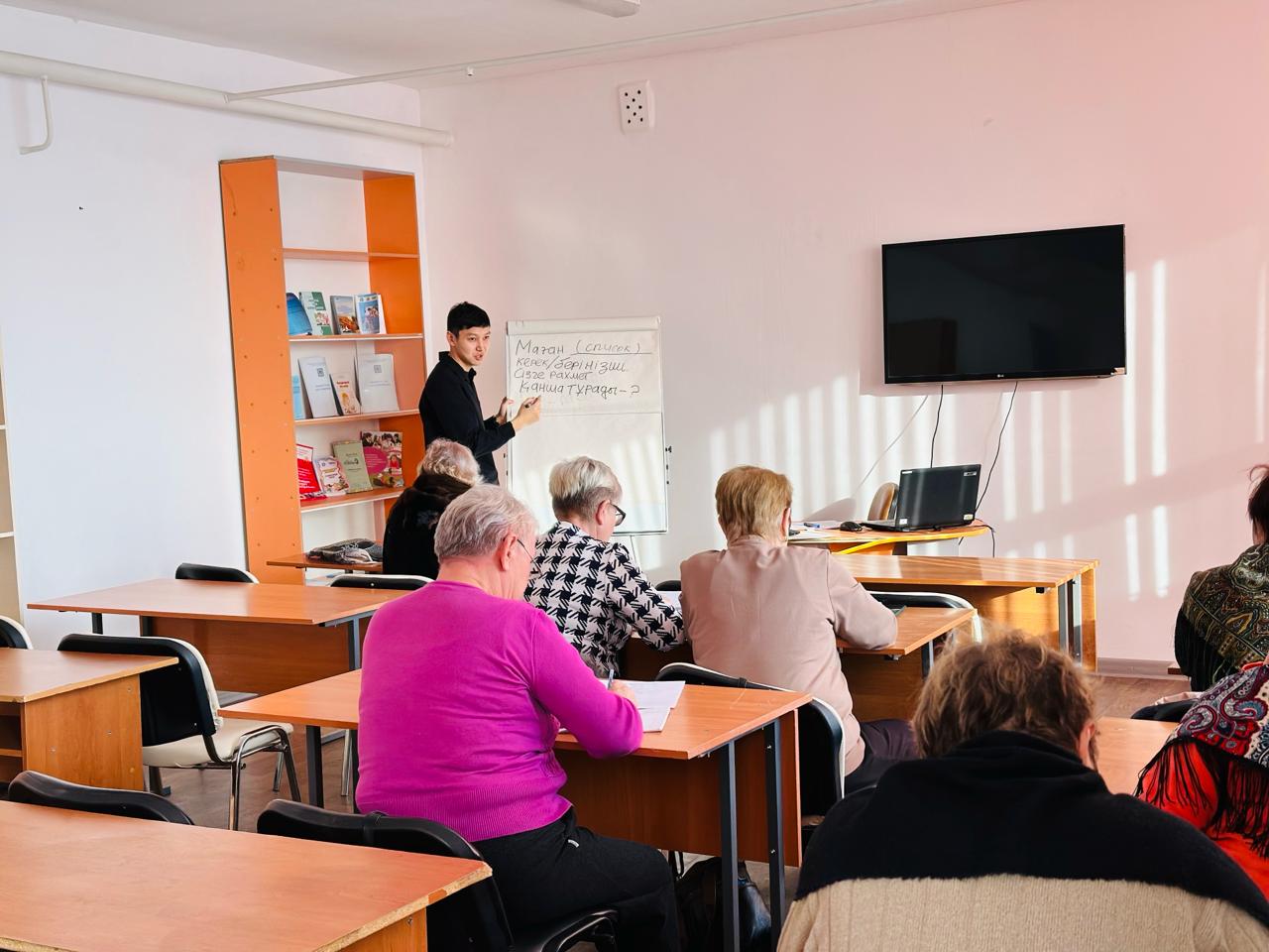 THE KAZAKH LANGUAGE COURSE FOR STUDENTS OF THE "SILVER UNIVERSITY" HAS BEGUN