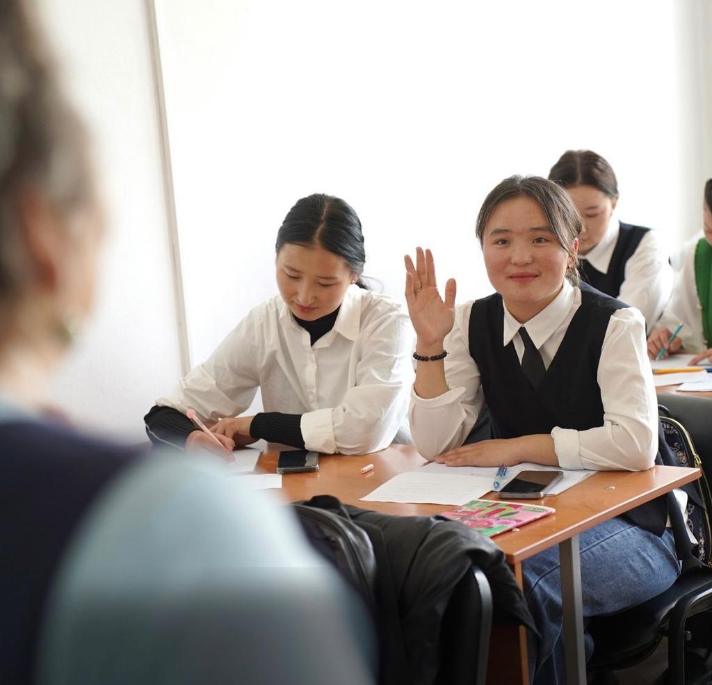 Проходит курс русского языка для иностранных граждан казахской национальности